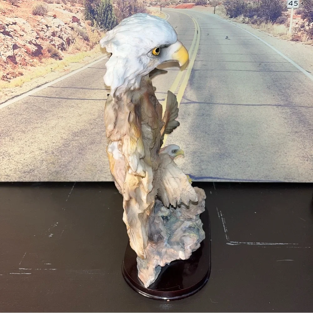 Quartz Mantel Shelf Desk Clock Hard Resin Nesting Eagles w/ Babies 12